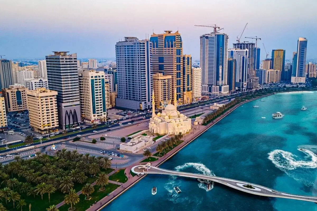 Construction project in Sharjah requiring crane hire — MYCRANE